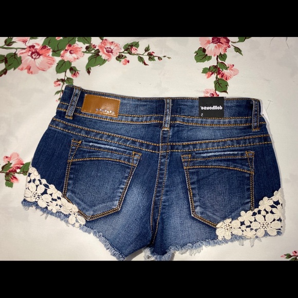 BOHO Flower Shorts - Picture 1 of 6